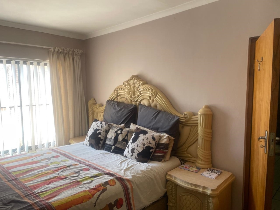 5 Bedroom Property for Sale in Porterville Western Cape